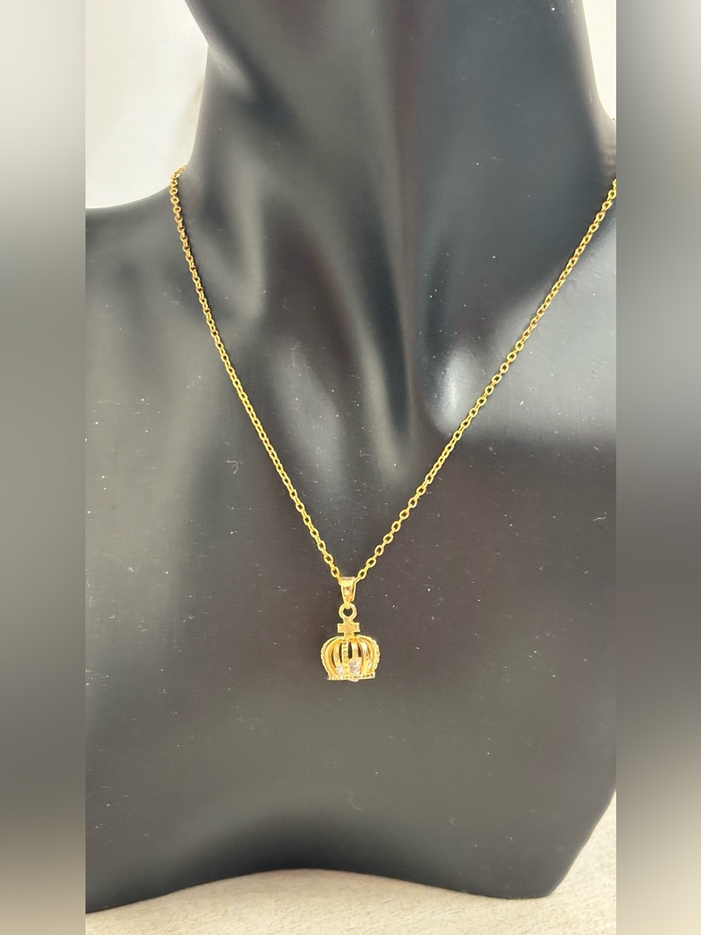 Gold Dainty Crown Pendant Necklace - Elegant Women's Jewelry
